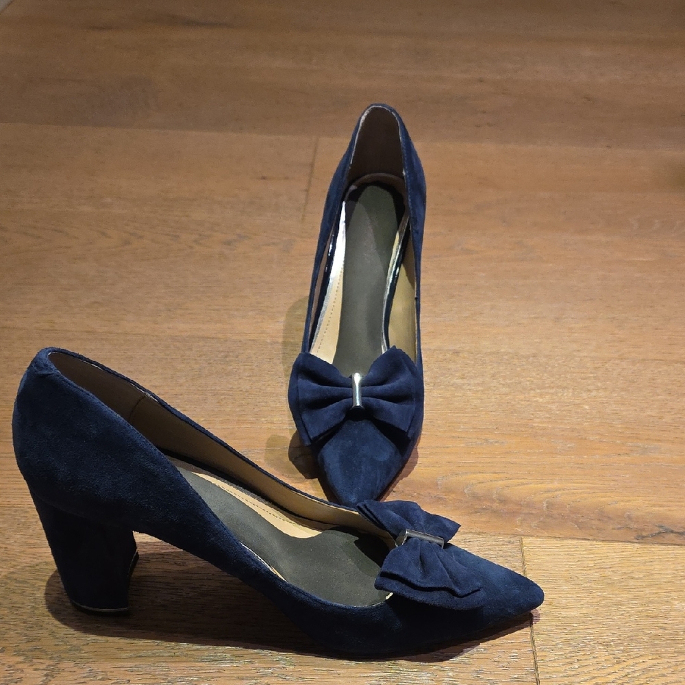 White House Black Market Navy Heels with Bow Accent